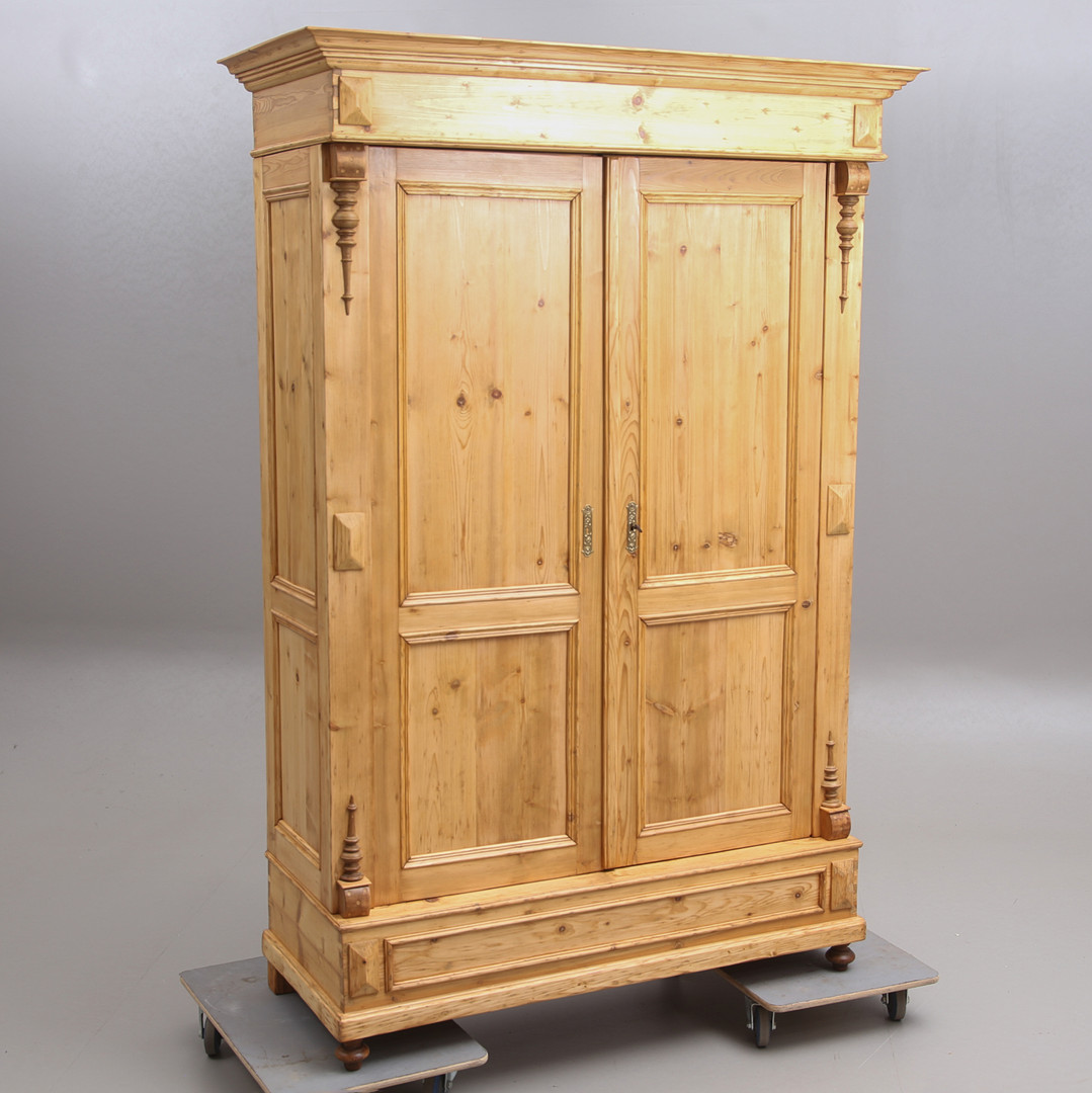 KLÄDSKÅP/GARDEROB, furu, 1800/1900-tal.