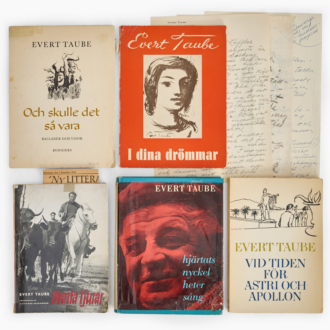 EVERT TAUBE, BREV (3) samt BOK (5), egenhändigt signerade och dedikerade.