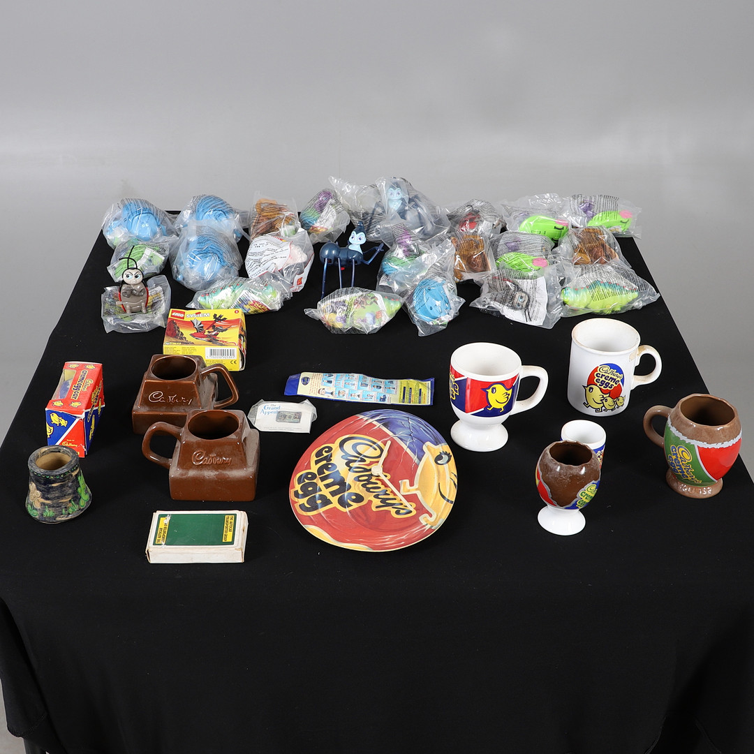 A COLLECTION OF MCDONALDS HAPPY MEAL TOYS, AND OTHERS.