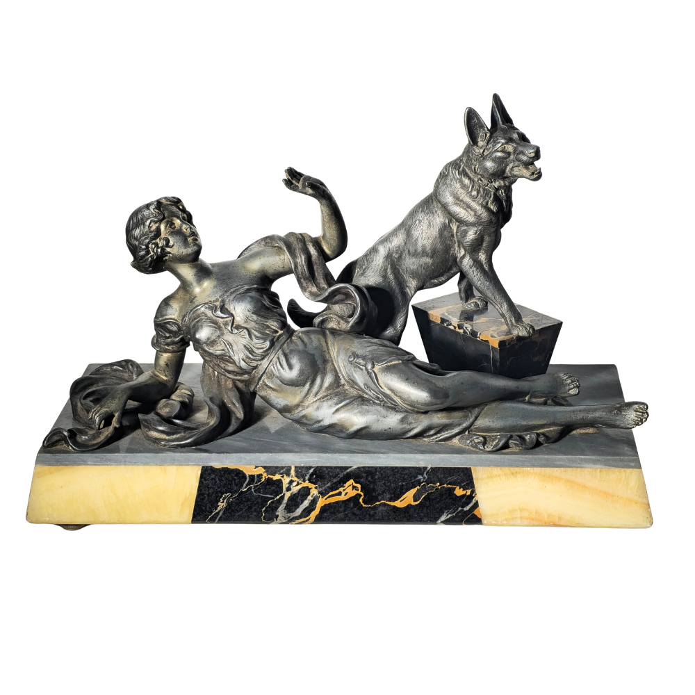 Escultura en calamina plateado. Art Déco. Circa 1920.