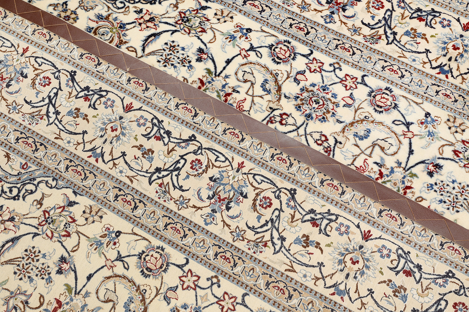 MATTA. Nain part silk, s.k 6 LAA ca 1.000.000 knutar/kvm, 298 x 195 cm.