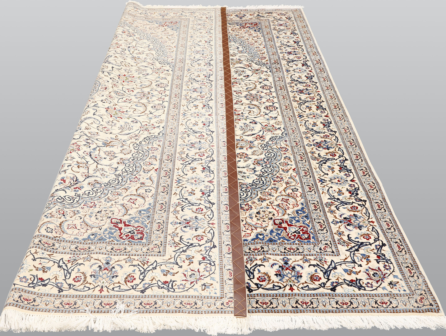 MATTA. Nain part silk, s.k 6 LAA ca 1.000.000 knutar/kvm, 298 x 195 cm.