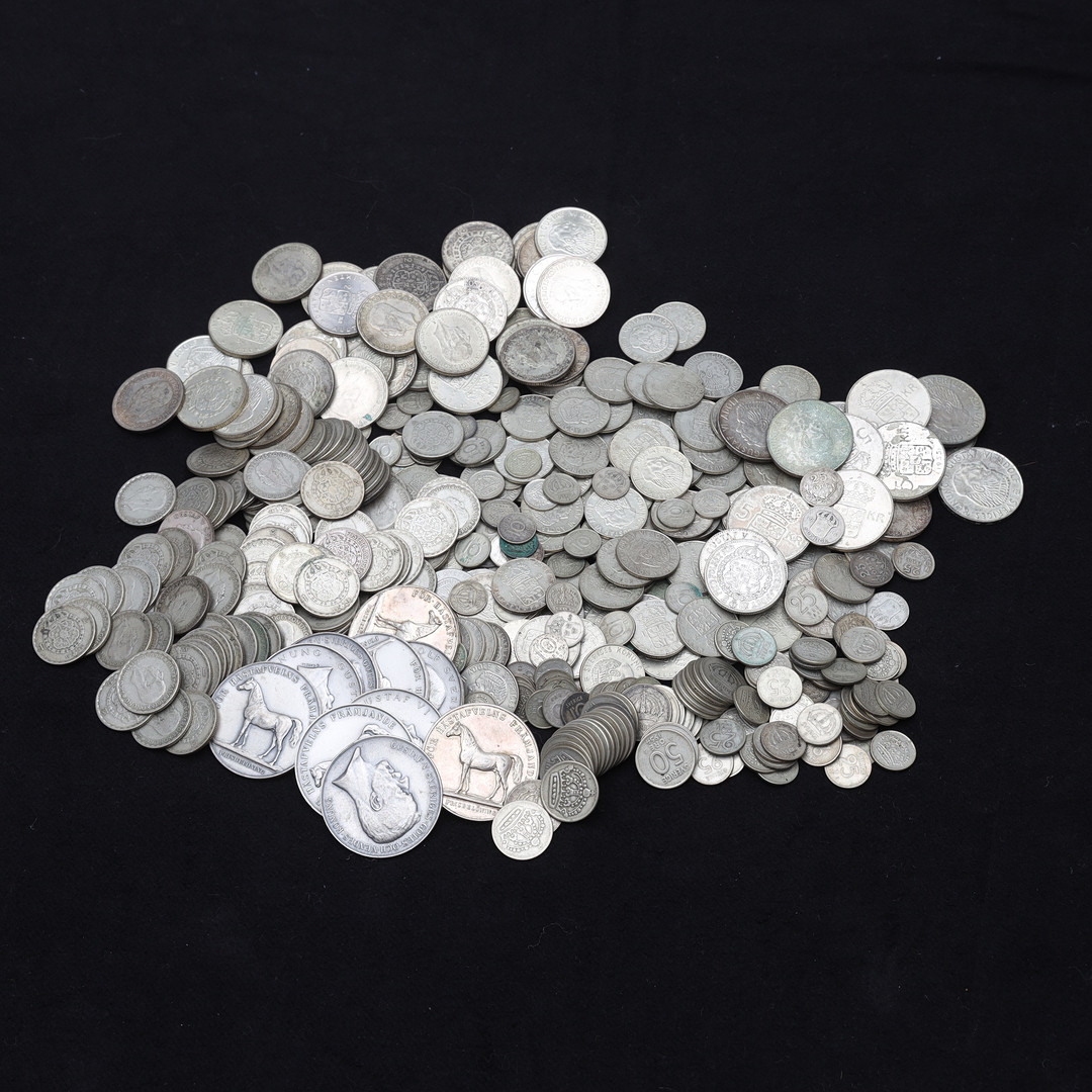 SILVERMYNT samt SILVERMEDALJER finvikt ca 1717 gram.