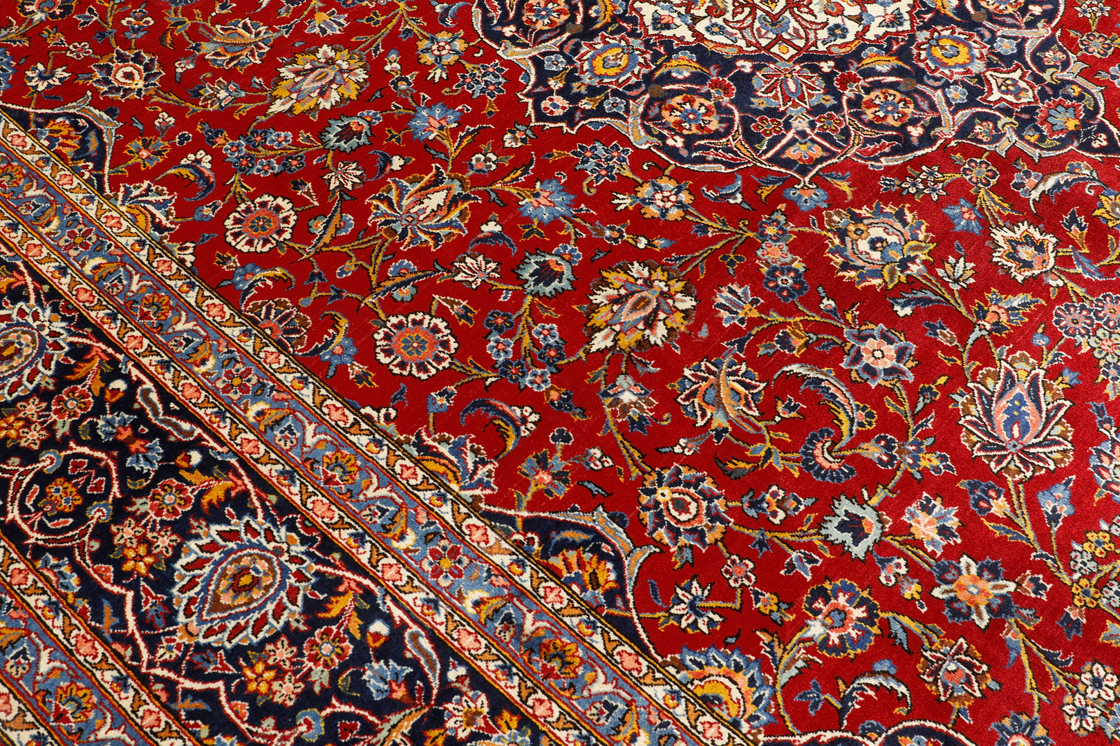 MATTA. Keshan fine, 410 x 300 cm.