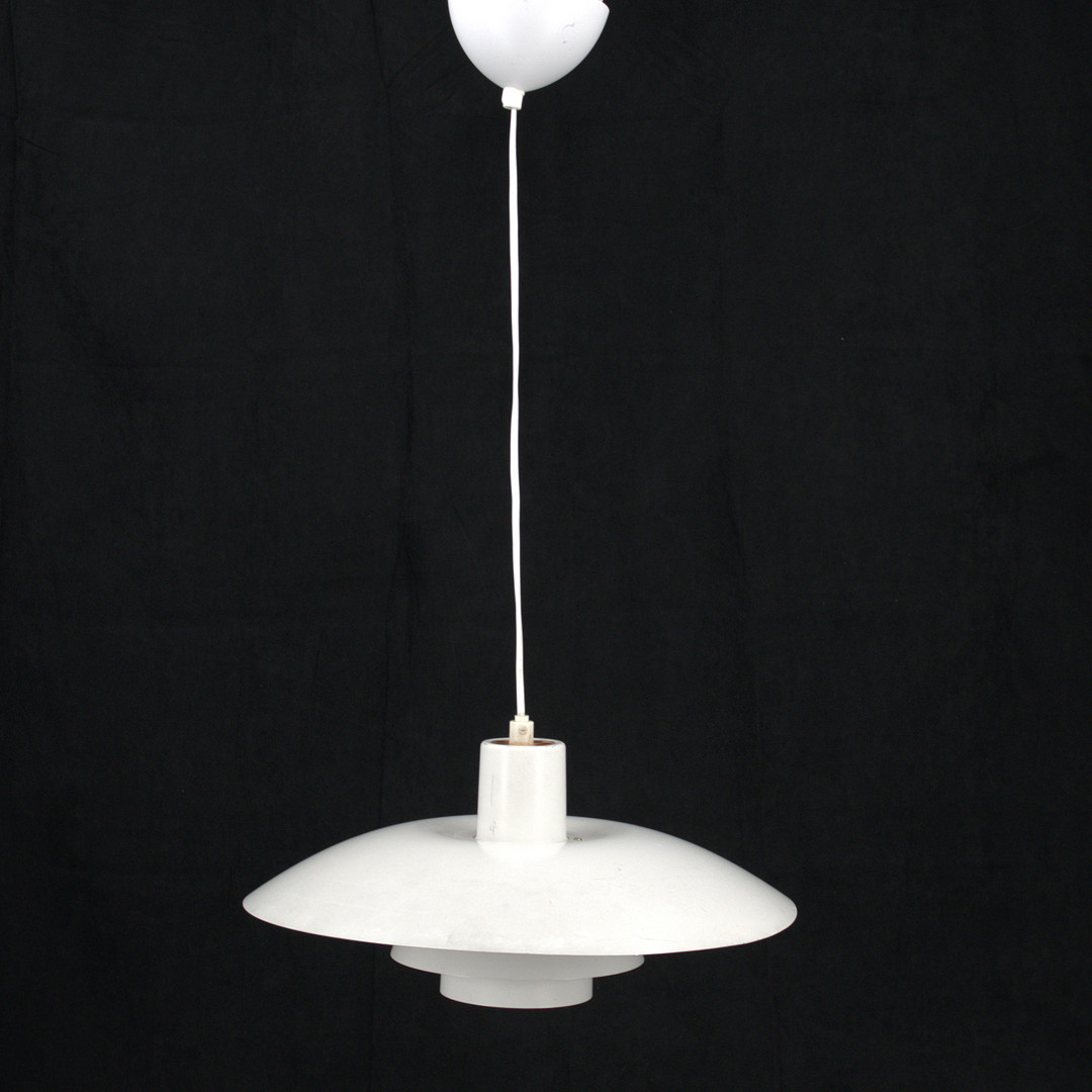 POUL HENNINGSEN. Taklampa, "PH", vit metall, etikettmärkt, Louis Poulsen, Danmark.