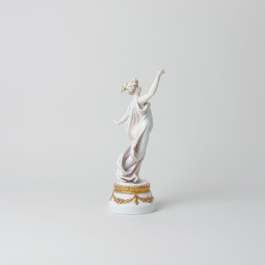 FIGURIN, porslin, Richard Eckert, Dresdner Kunstverlag, tidigt 1900-tal.
