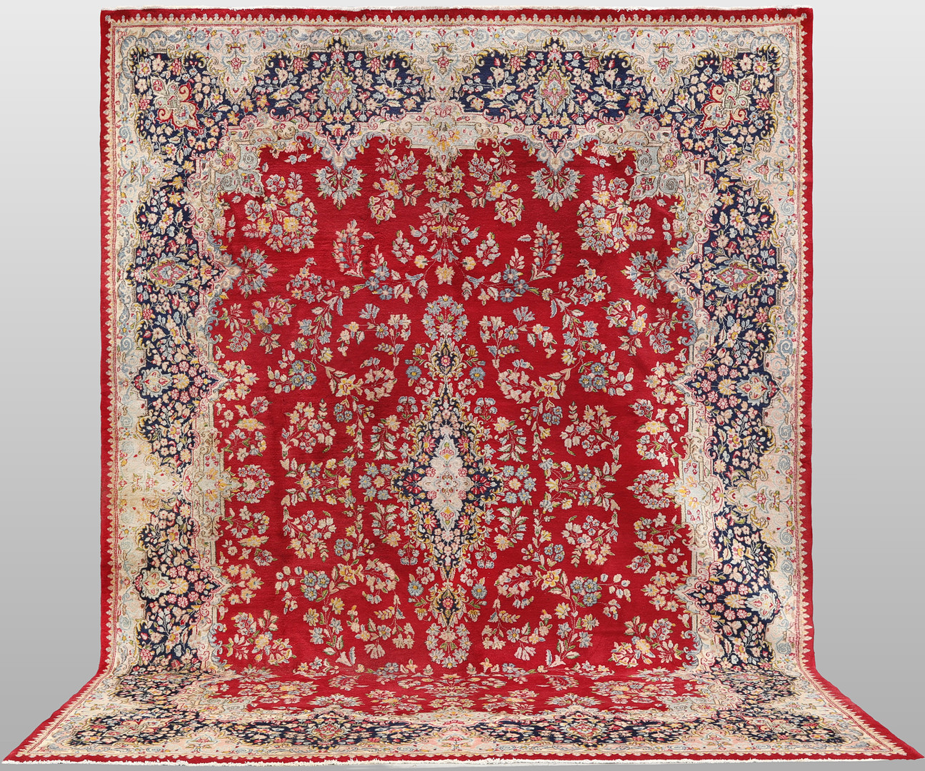 MATTA. Äldre Kirman Lavar, 390 x 275 cm.