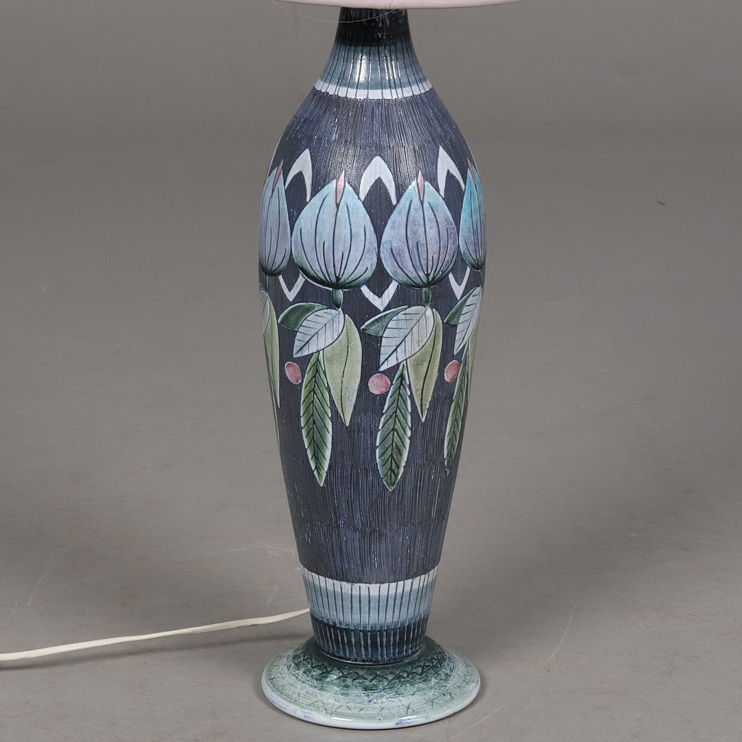 BORDSLAMPA. Keramik, Tilgmans, Sverige, monogramsignerad, 1900-talets tredje kvartal.