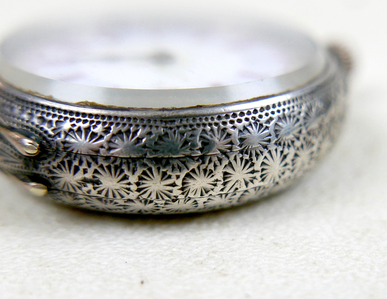 A 935 SILVER CASED SWISS LADY'S POCKET WATCH.