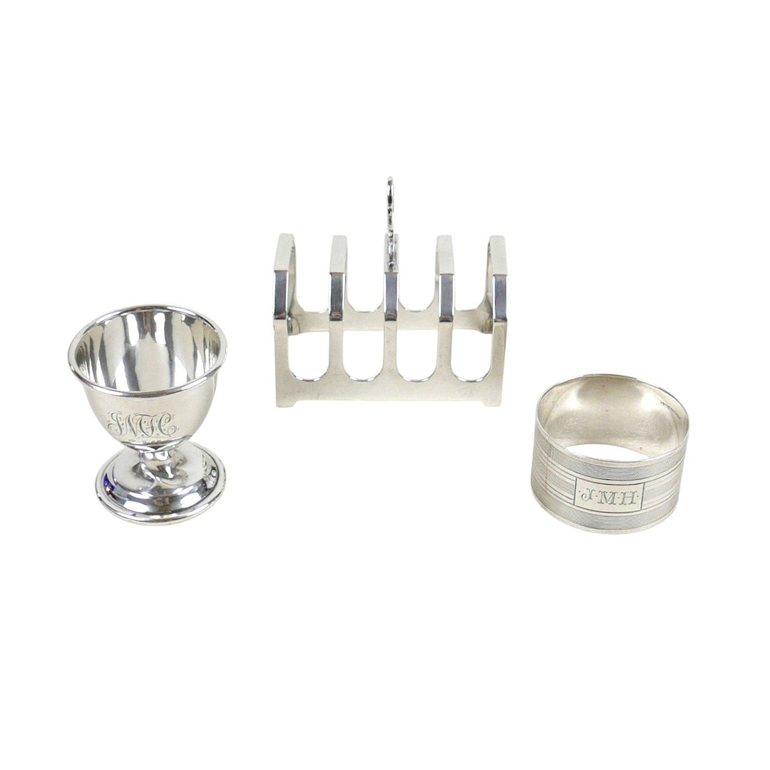 THREE PIECES OF 20TH CENTURY SILVER.