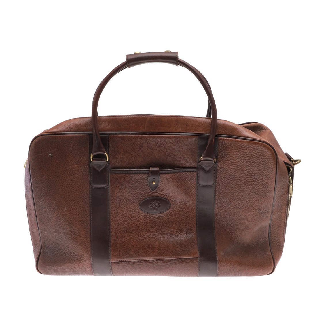 A MULBERRY BROWN LEATHER TRAVEL BAG.