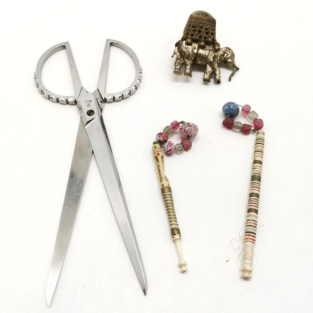 ELEPHANT PIN CUSHION, 2 ANTIQUE BONE LACE BOBBINS & SCISSORS BY ELOI.