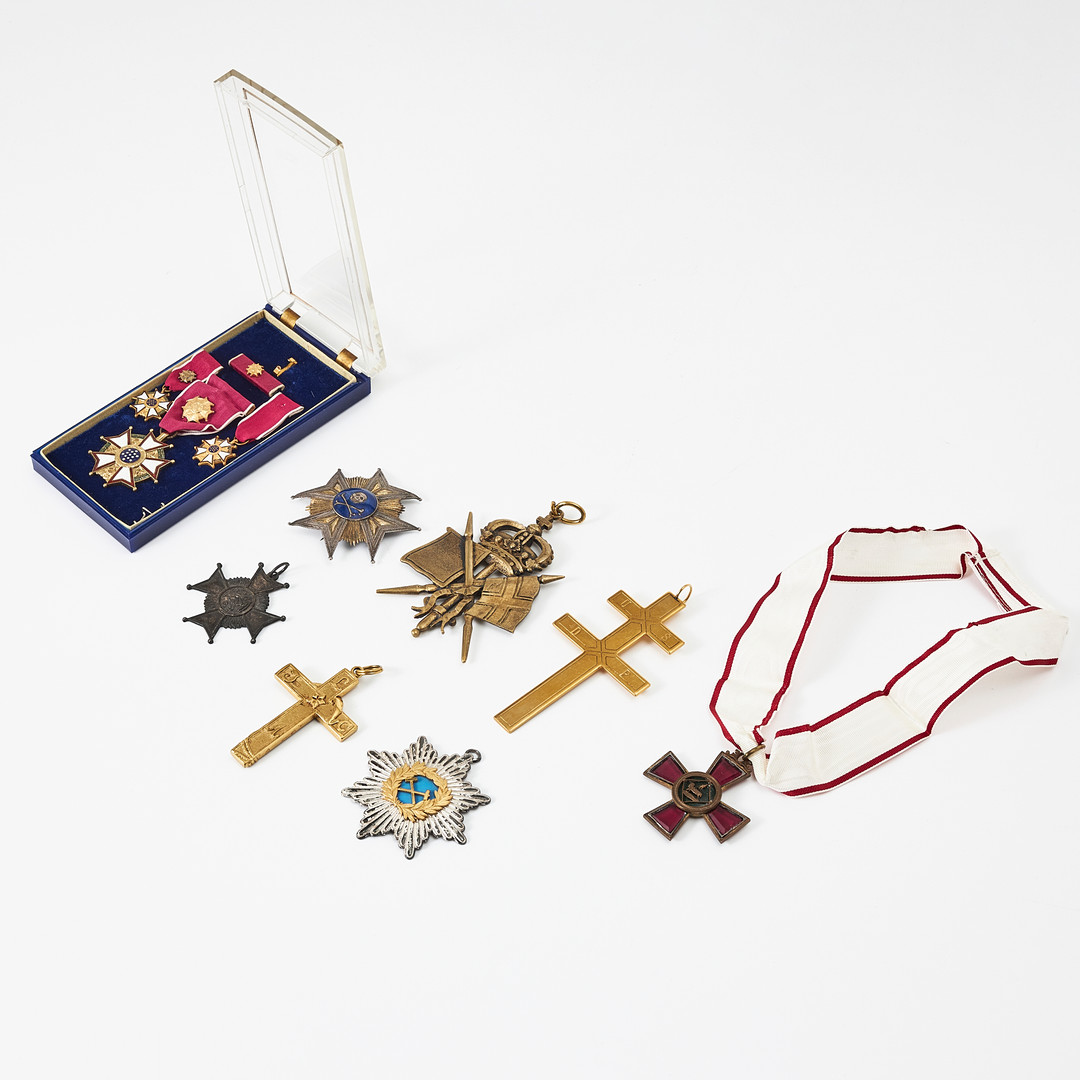 ORDNAR, 10 st., 1900-tal, bland annat Timmermansorden, Innocenceorden, Legion order of Merit Usa.