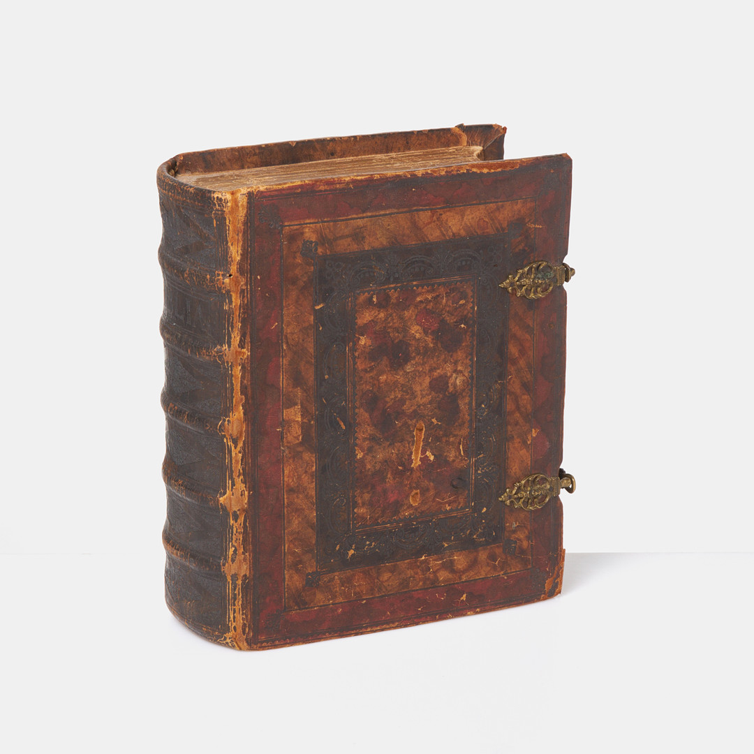 KARL XII:S FÄLTBIBEL, 1709, med frontrespis.