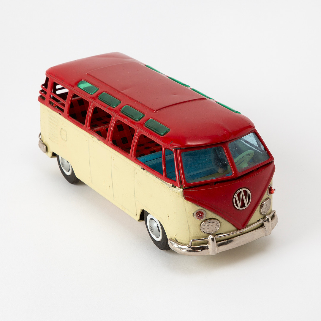 BANDAI. "Volkswagen Bus Figure 8 Action", litograferad plåt, Japan, 1950-tal.