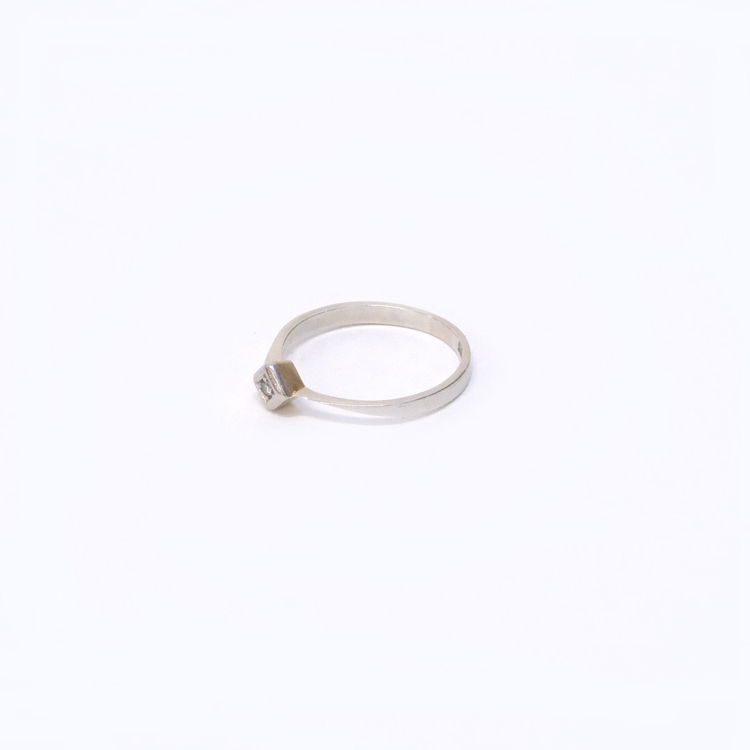 RING MED DIAMANT, 18K VITGULD.