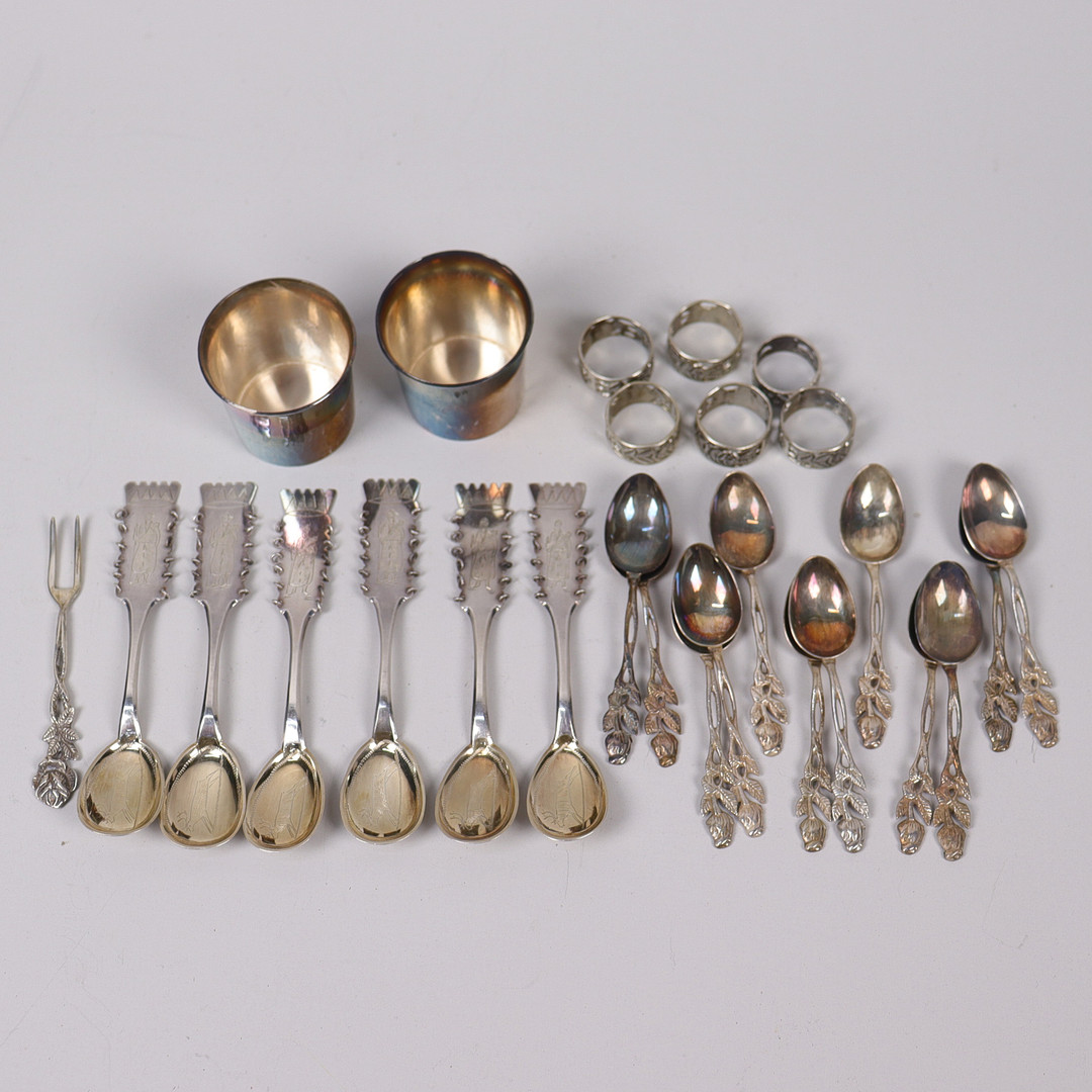 SILVER, sameskedar, bägare, servettringar mm, totalt 290 gram.