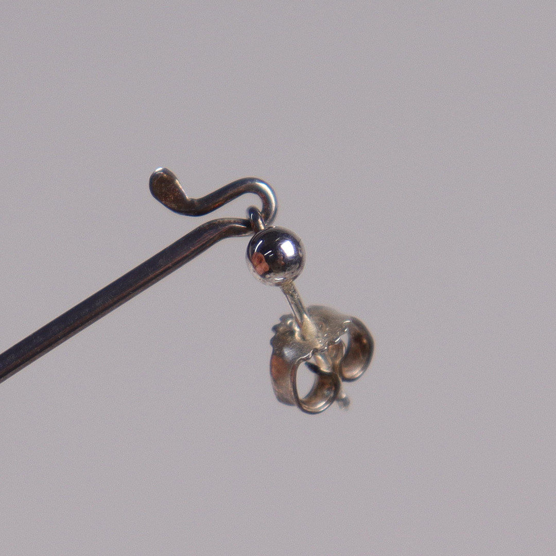 VIVIANNA TORUN BÜLOW-HÜBE. "Dew Drop" för Georg Jensen, Danmark, örhängen i silver med ametister.