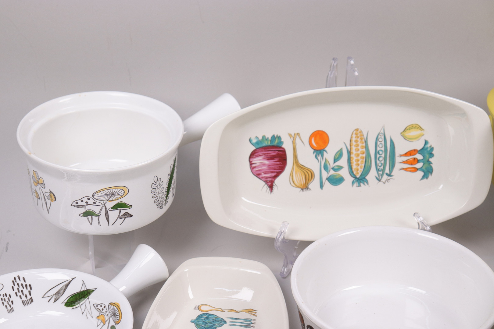 FLINTGODS, Rörstrand, Gustavsberg, Gefle, Villeroy & Boch mm, 8 delar.