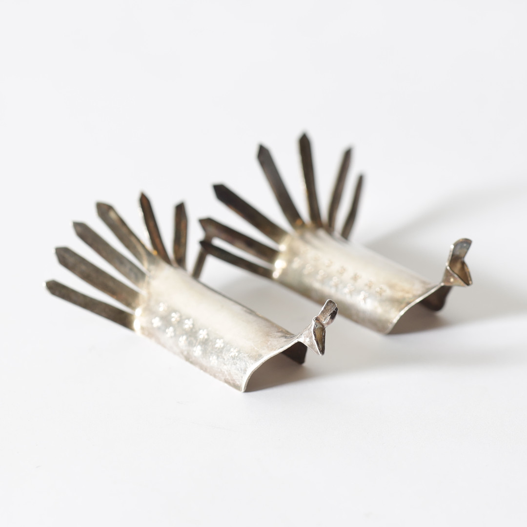 GUNNAR CYRÉN. smörhundar, 1 par, silver, C.G. Hallbergs Guldsmed. A.B., Stockholm, 1956/-57. Totalvikt ca 14,9 gram.