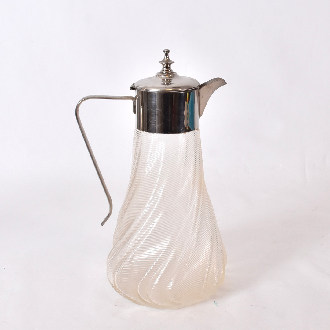 VINÄGERKANNA, nickel/glas, 1900-talets första hälft.