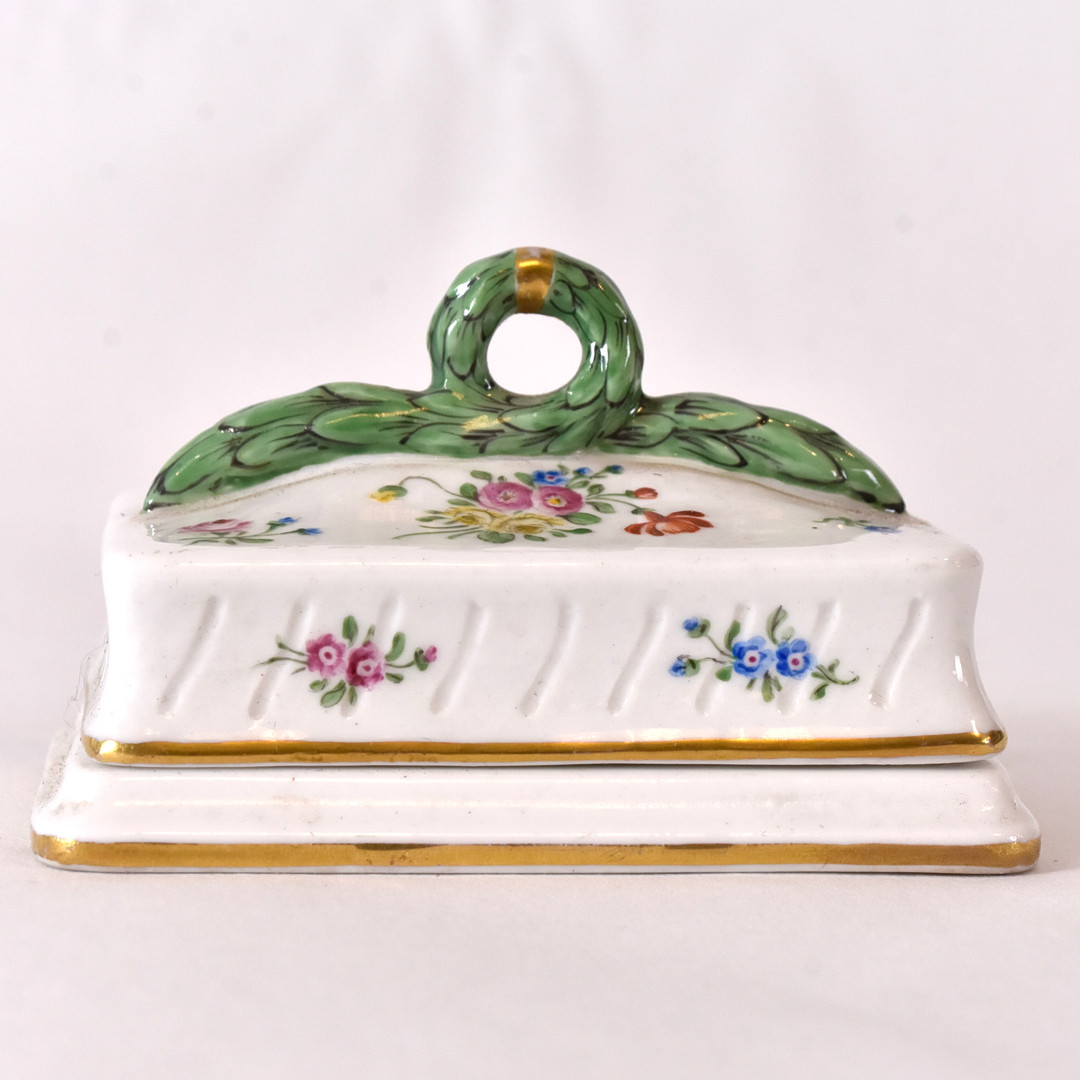 FRIMÄRKSDOSA, porslin, Rörstrand, 1900-talets första hälft.