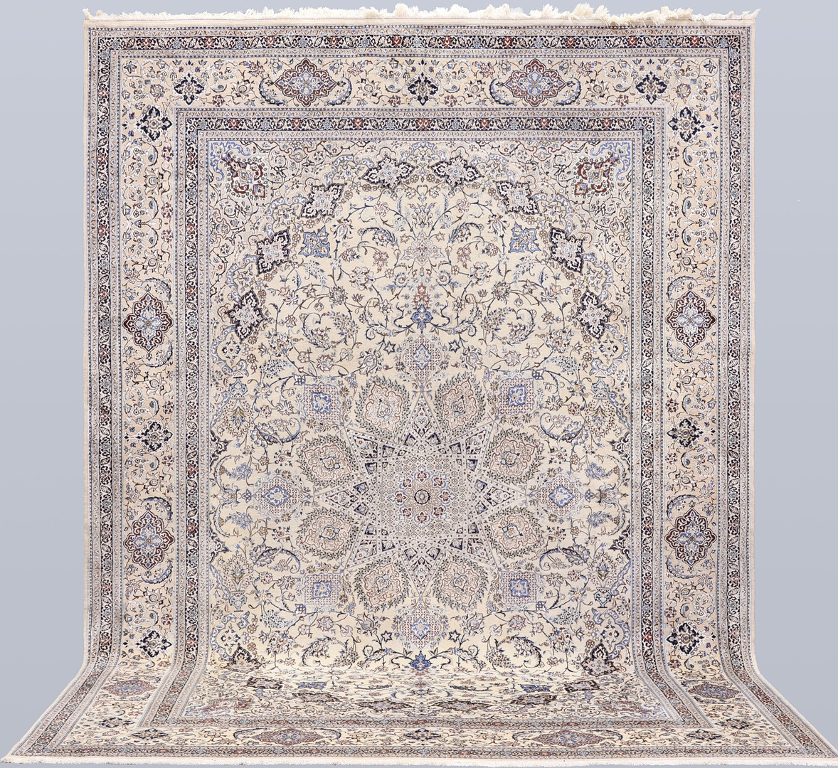 MATTA. Nain part silk, s.k 6LAA ca 1.000.000 knutar/kvm, 364 x 259 cm.