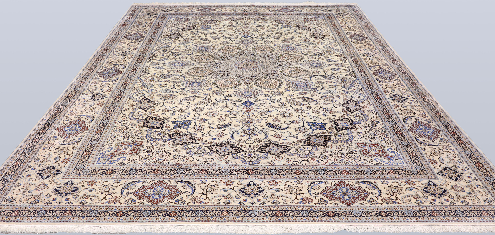MATTA. Nain part silk, s.k 6LAA ca 1.000.000 knutar/kvm, 364 x 259 cm.
