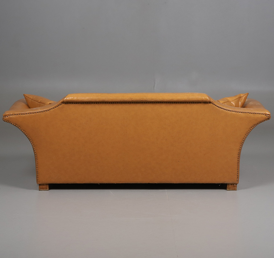 SKINNSOFFA , "Clubsoffa", Swedish modern, 1930-tal.