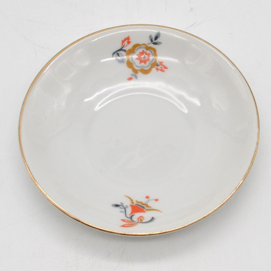 BAREUTHER BAVARIA, TASSE MIT UNTERTASSE, STREUBLUMEN, MIT GOLDRAND, 1. WAHL, MITTE DES 20. JAHRHUNDERTS.