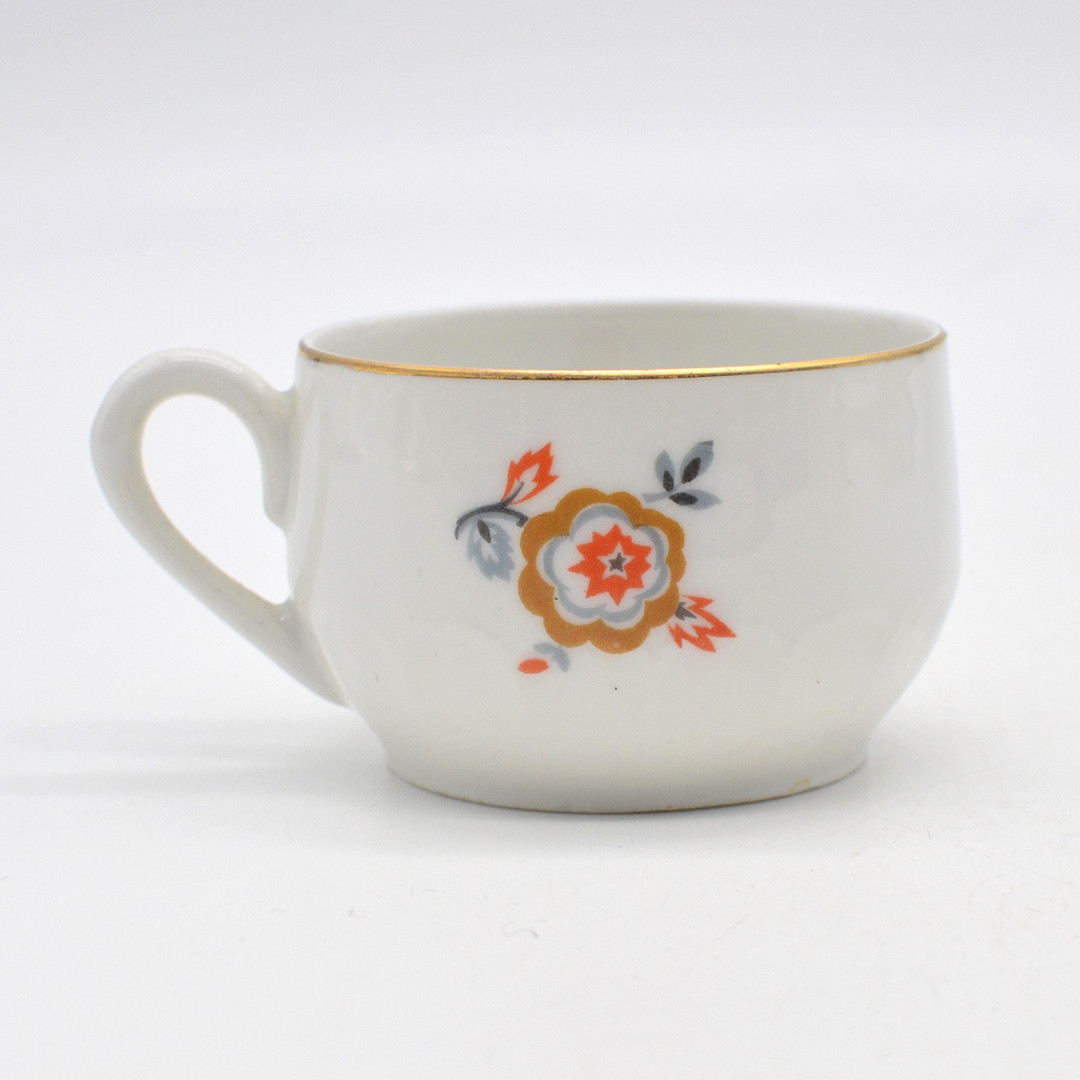 BAREUTHER BAVARIA, TASSE MIT UNTERTASSE, STREUBLUMEN, MIT GOLDRAND, 1. WAHL, MITTE DES 20. JAHRHUNDERTS.