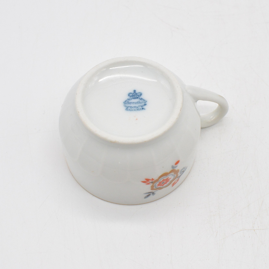 BAREUTHER BAVARIA, TASSE MIT UNTERTASSE, STREUBLUMEN, MIT GOLDRAND, 1. WAHL, MITTE DES 20. JAHRHUNDERTS.
