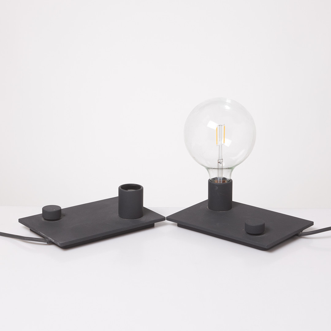 BORDSLAMPOR, 1 par, Control, grålackerad aluminium, Muuto, Danmark.