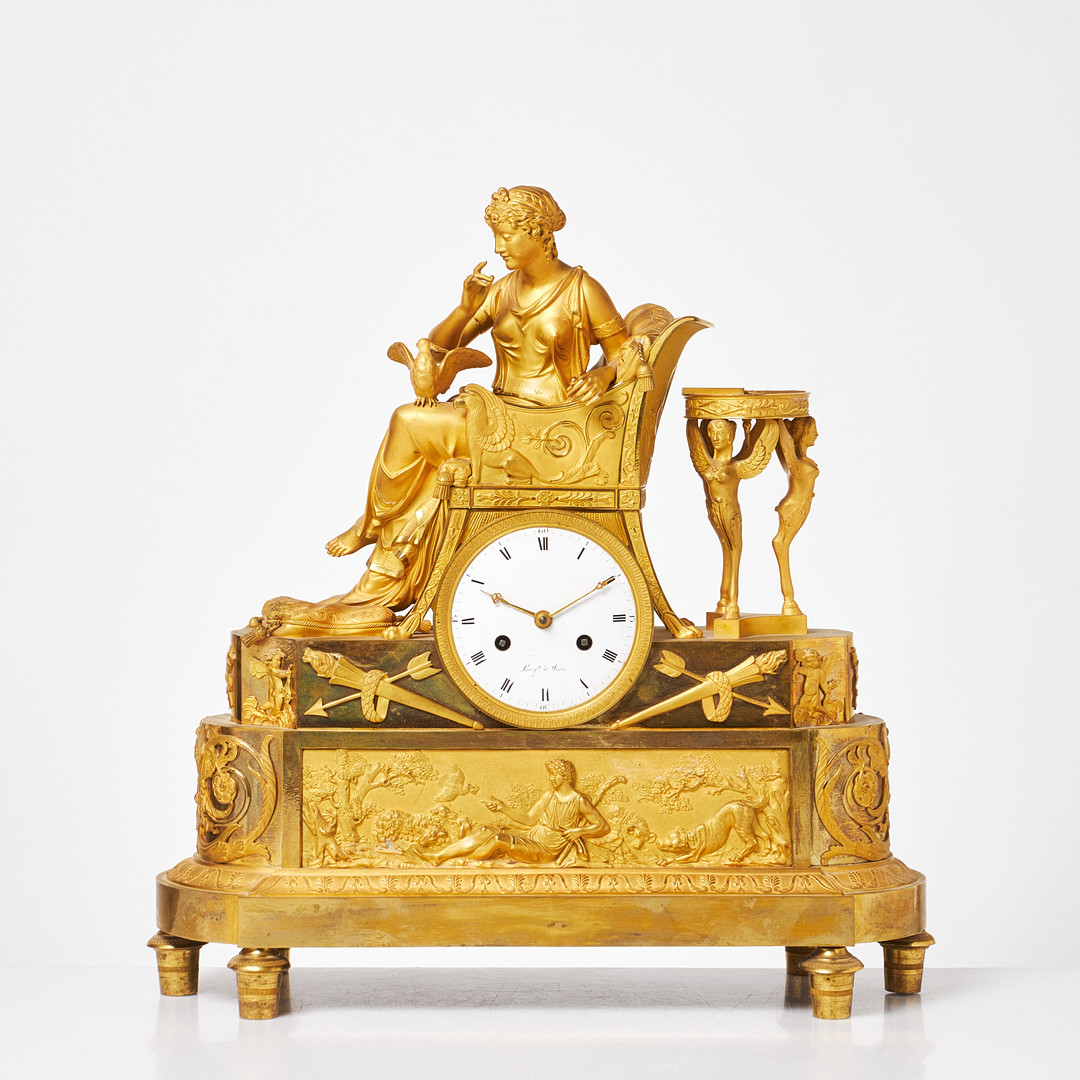 BORDSPENDYL. Empire, förgyllt brons, Frankrike, 1800-talets första hälft.