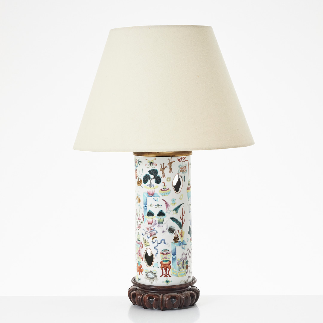 PERUKSTOCK, 1900-tal, porslin, Kina, omgjord till bordslampa.