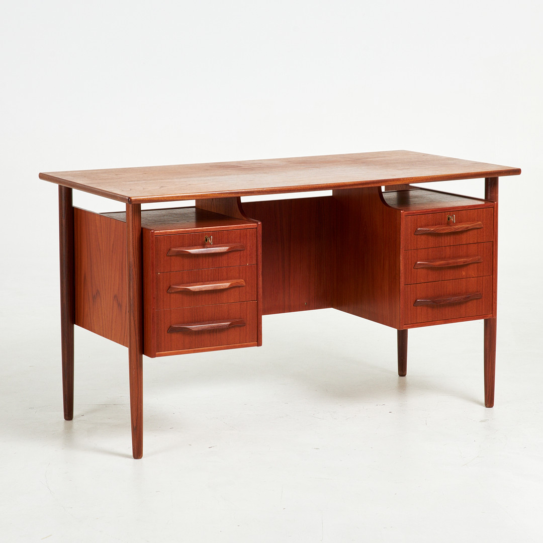 SKRIVBORD. Teak, 1950/60-tal.
