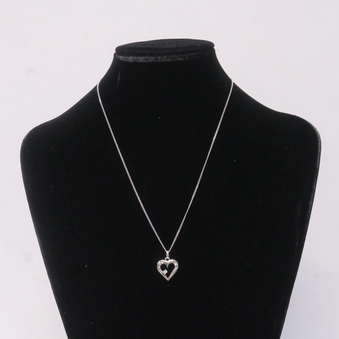 HÄNGE MED DIAMANT SAMT COLLIER, 18K VITGULD.