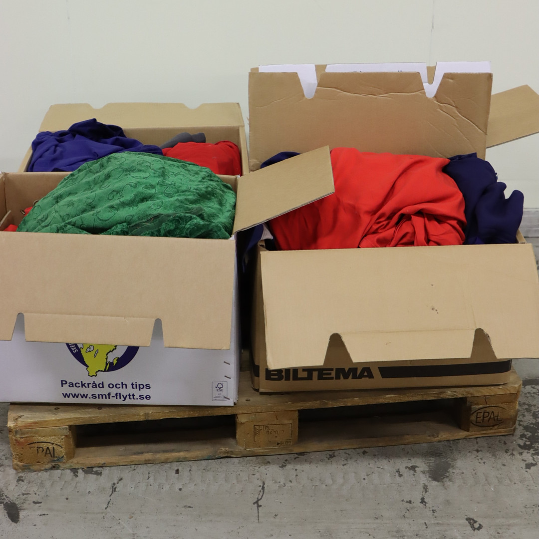 DRAPERIER/TEXTILIER, större parti, för teater osv.