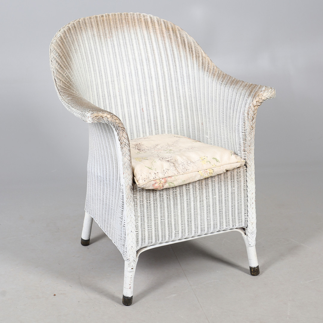 A PAINTED LLOYD LOOM BEDROOM CHAIR.