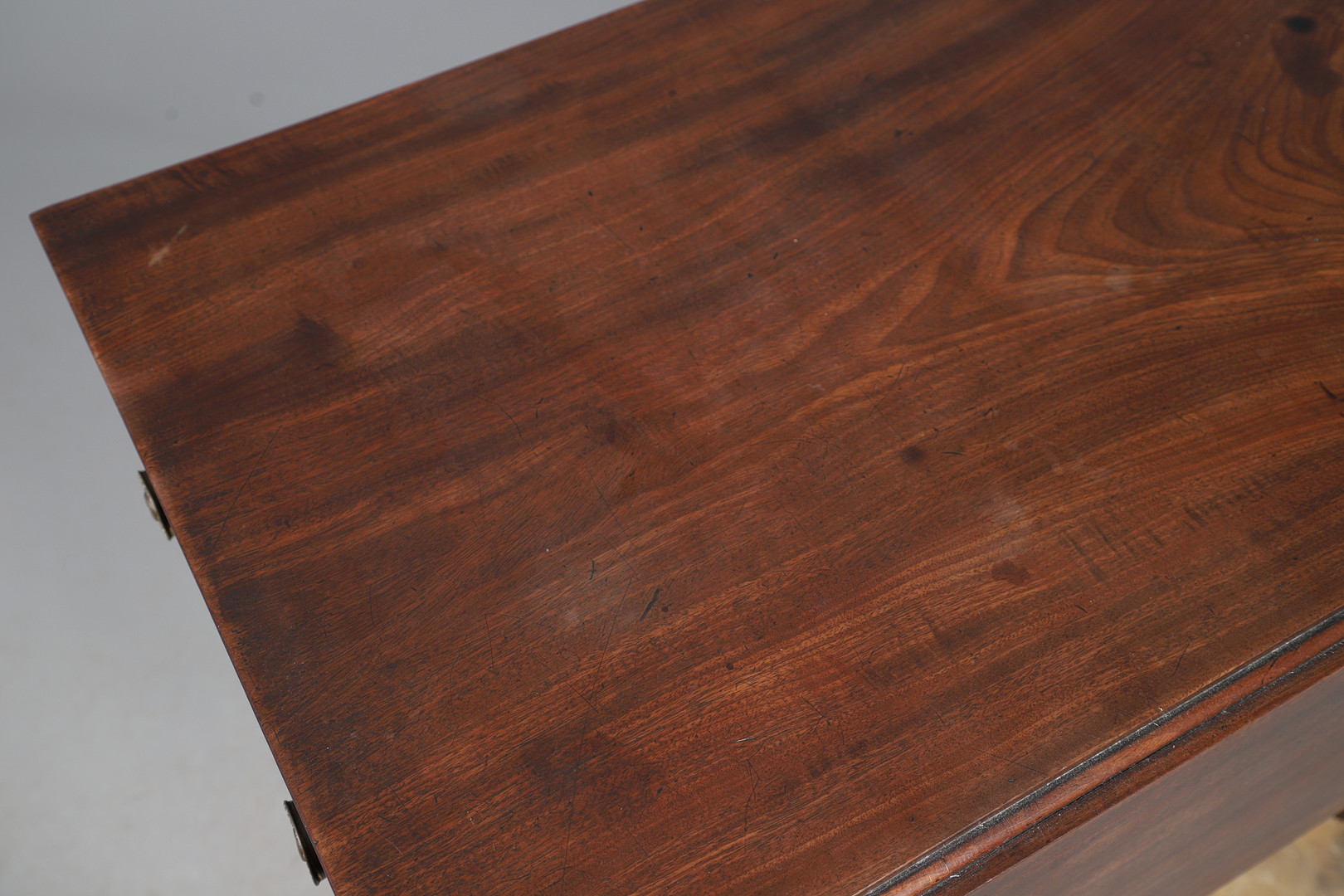 A REGENCY MAHOGANY PEMBROKE TABLE.