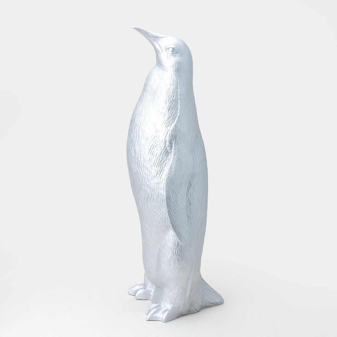 OTTMAR HÖRL. Skulptur, "Penguin Head up", silverfärgad plast, signerad i gjutningen.