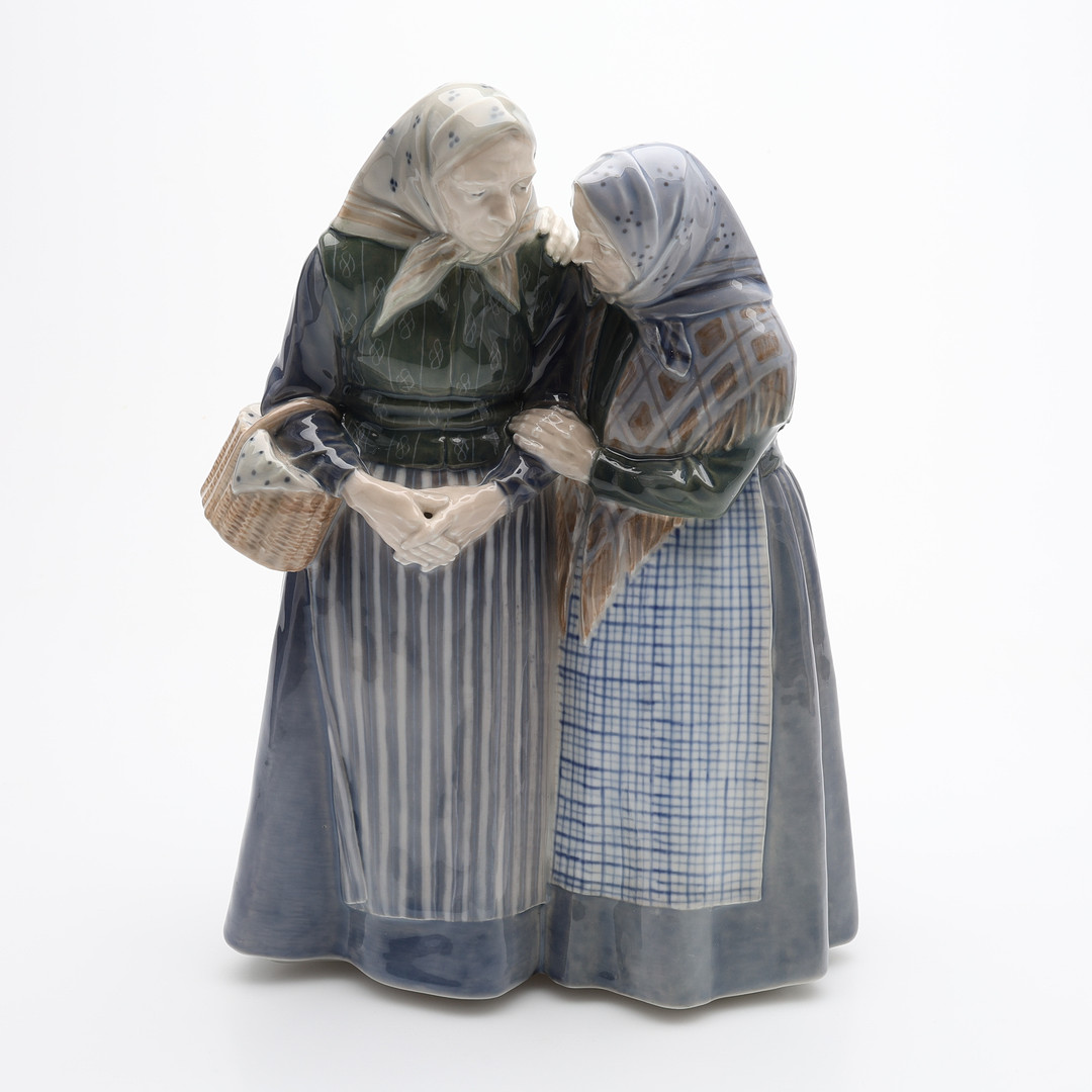 CHRISTIAN THOMSEN. FIGURIN, TVÅ GUMMOR, NR 1319, ROYAL COPENHAGEN.