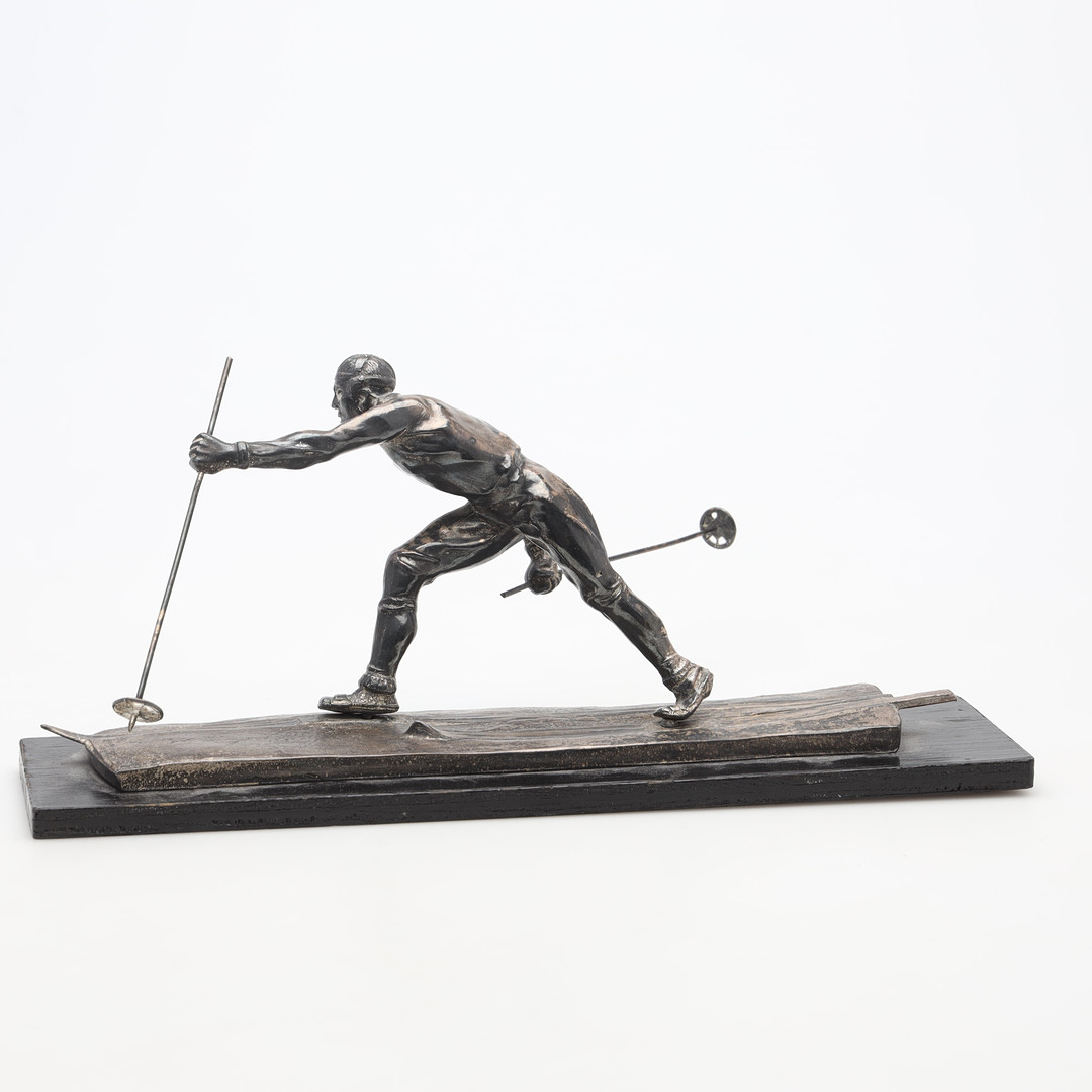 SKULPTUR, skidåkare, nysilver.