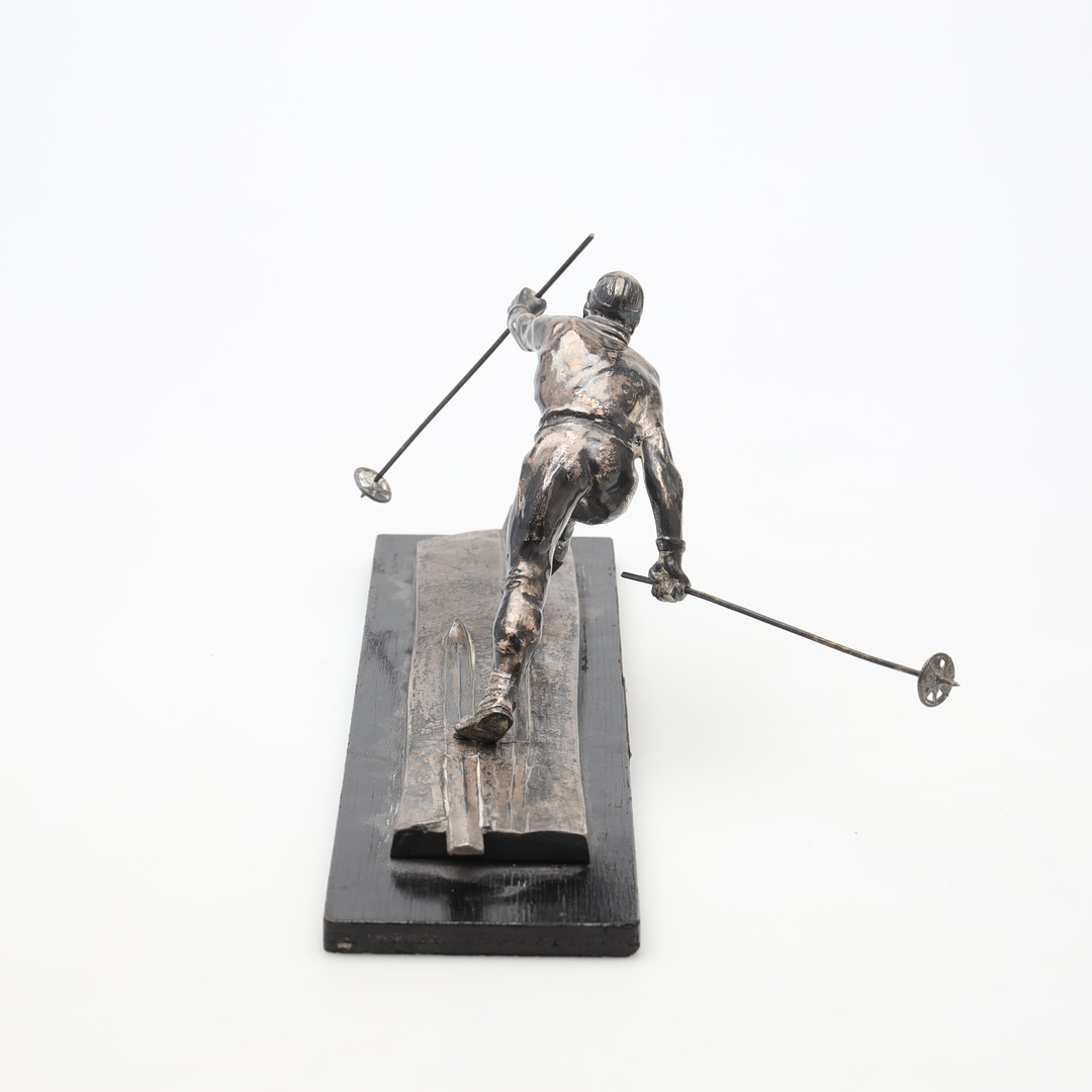 SKULPTUR, skidåkare, nysilver.