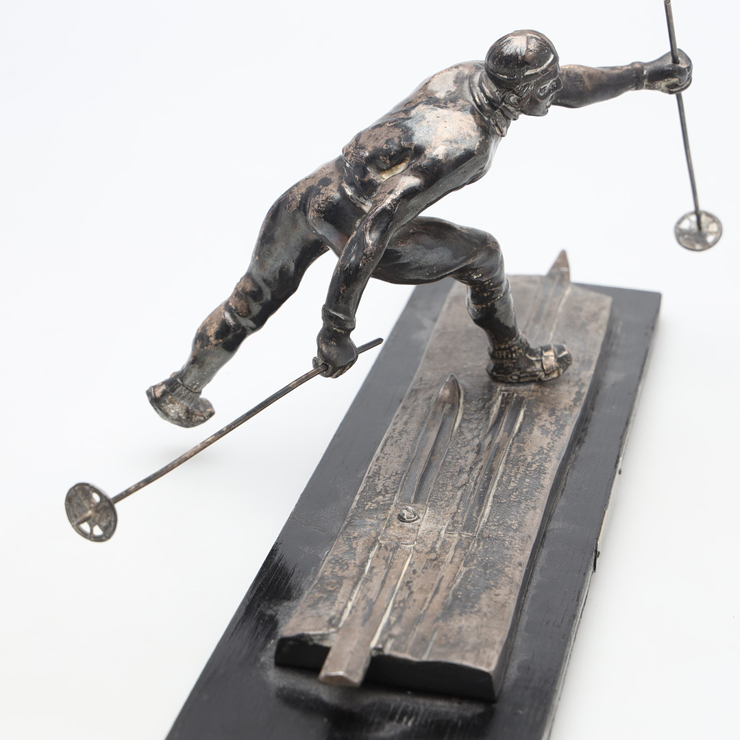 SKULPTUR, skidåkare, nysilver.