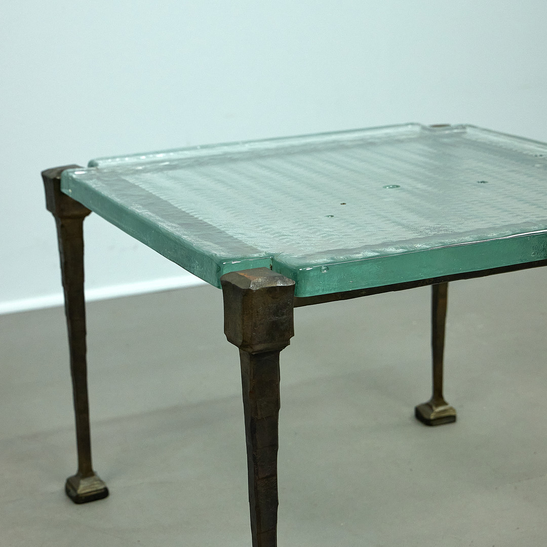 LOTHAR KLUTE. im Stil von. Couchtisch / Beistelltisch, Bronze, Glas, Deutschland.