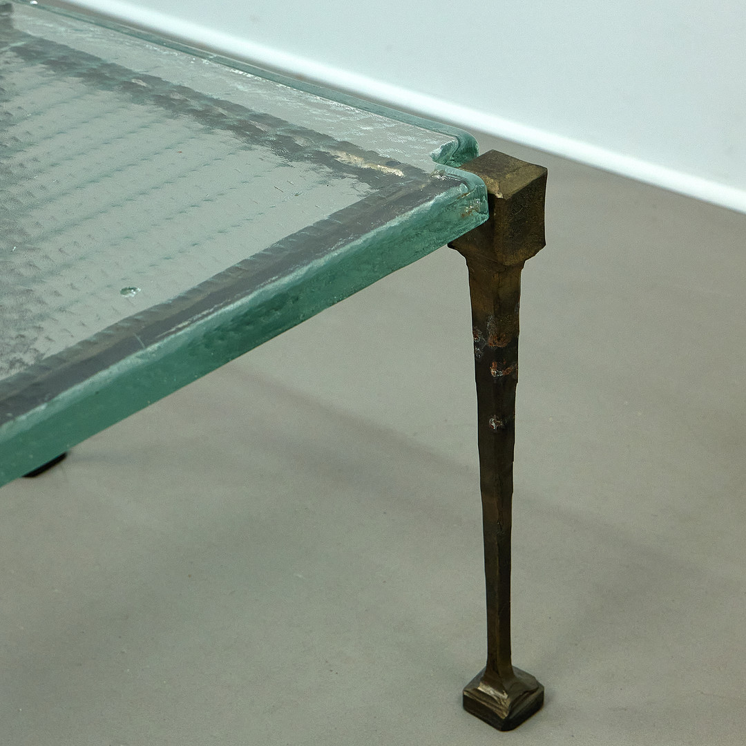LOTHAR KLUTE. im Stil von. Couchtisch / Beistelltisch, Bronze, Glas, Deutschland.