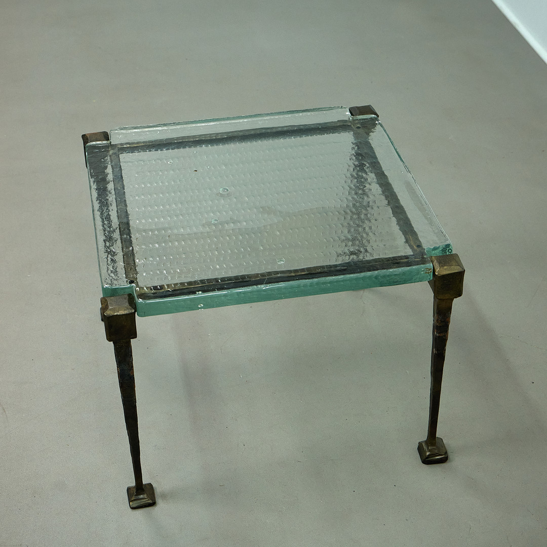 LOTHAR KLUTE. im Stil von. Couchtisch / Beistelltisch, Bronze, Glas, Deutschland.