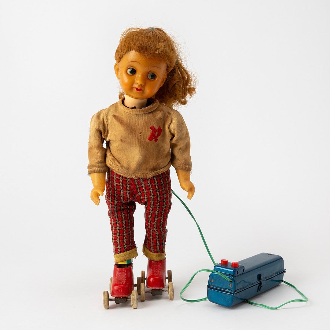DOCKA. "Roller Skater", fjärrstyrd, plåt och plast, Japan, 1960-tal.