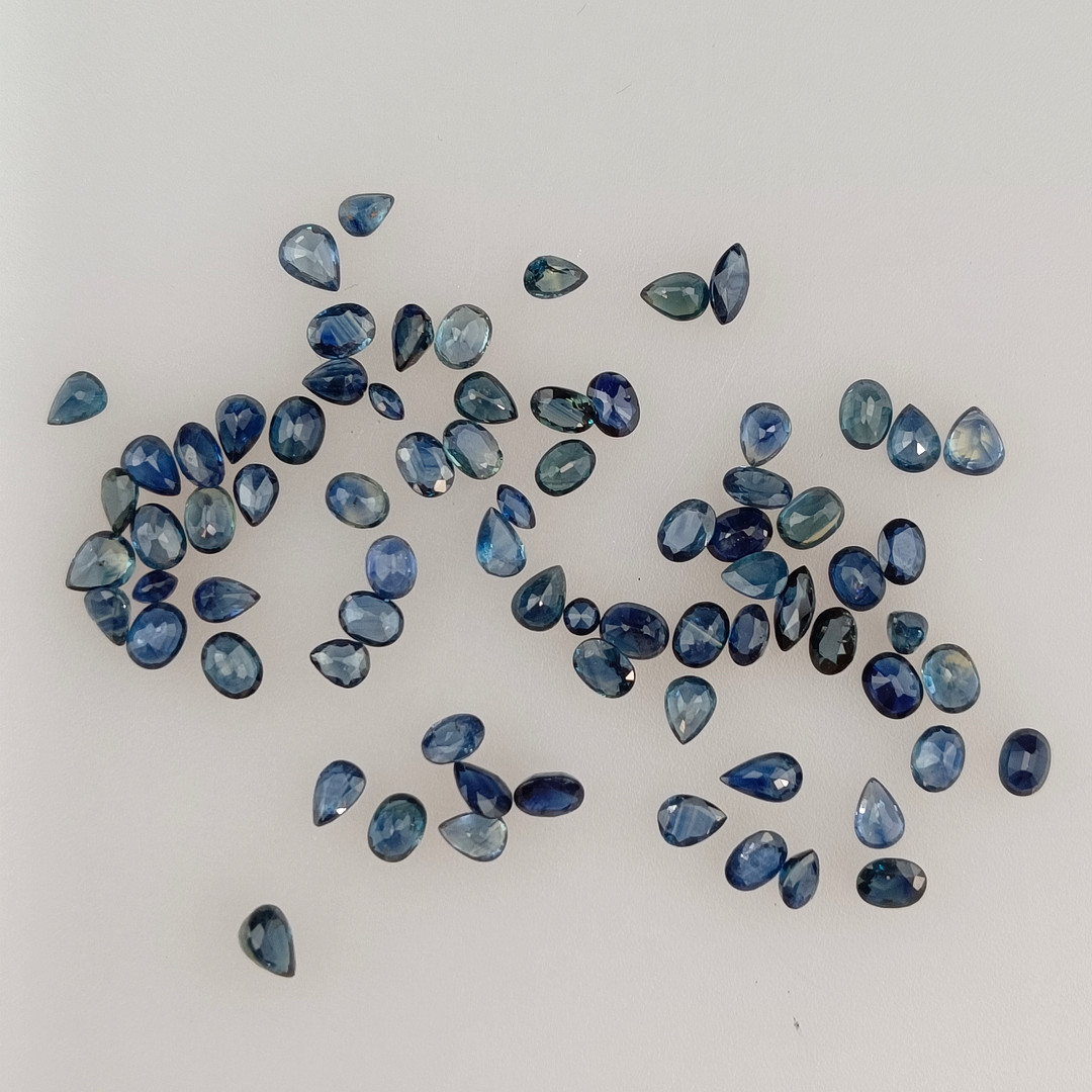 KONVOLUT LOSE SAPHIRE - 75 STÜCK, INSGESAMT 14,75 CT.